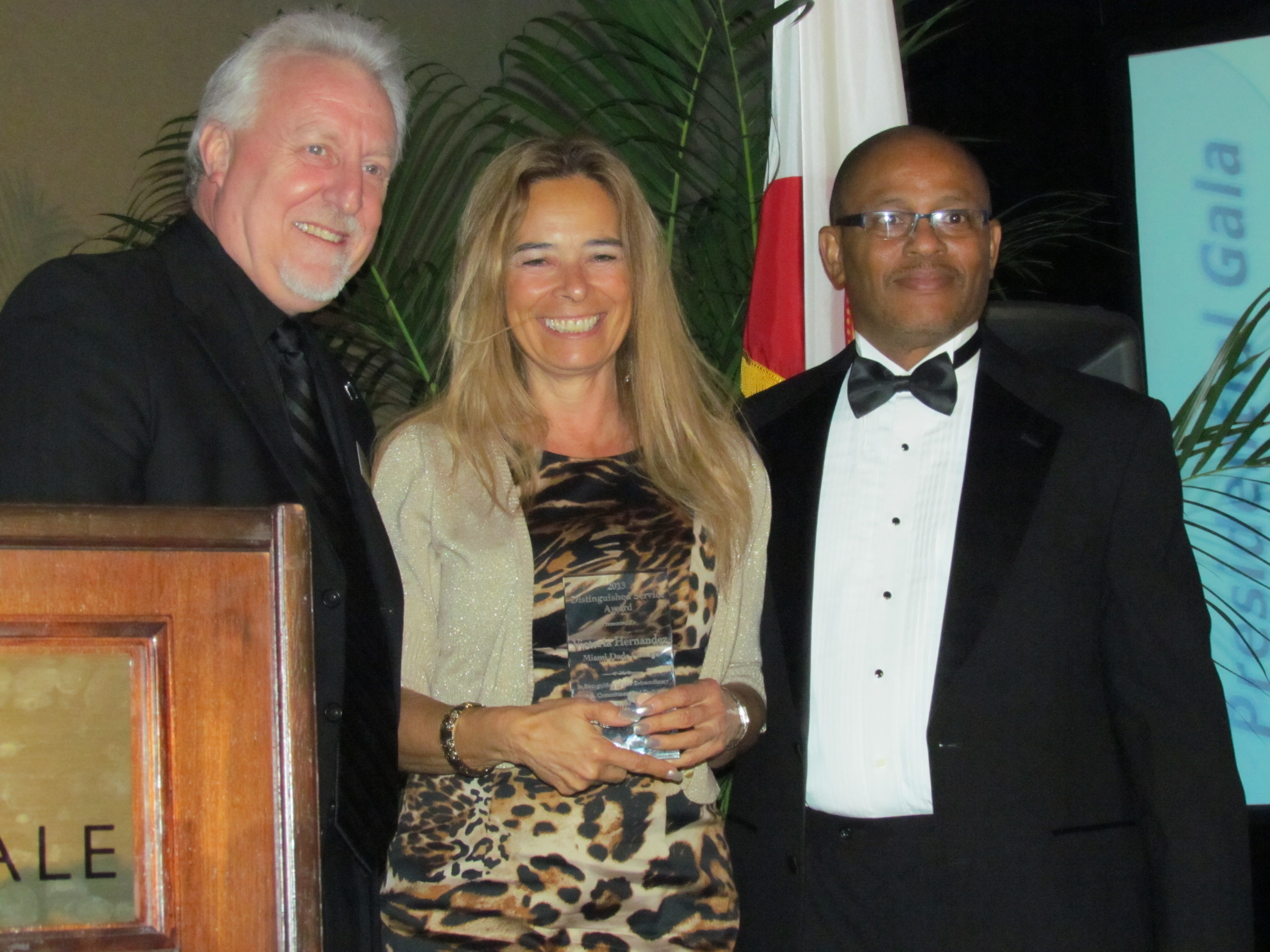 Distinguished Service Award Hernandez